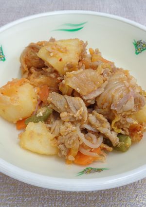 学校給食：キムチ肉じゃが-レシピのメイン写真