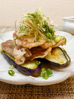 豚肉と茄子のフライパン焼き!薬味のせ♪-レシピのメイン写真