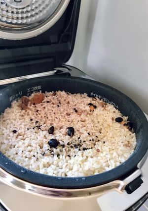 5.5合炊き炊飯器でもち麦ごはん-レシピのメイン写真
