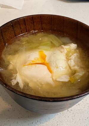 キャベツと落とし卵のお味噌汁-レシピのメイン写真