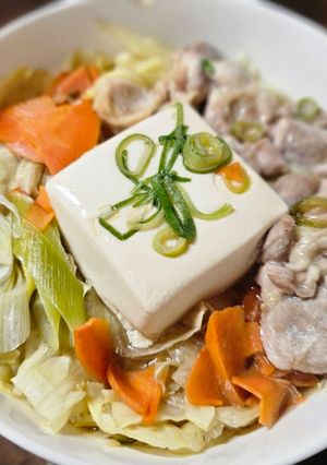 丼de別々ちゃんこ鍋風＆キムチ鍋風うどん-レシピのメイン写真