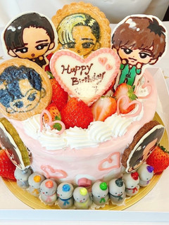 苺たっぷり🍓スノチルのバースデーケーキ-レシピのメイン写真