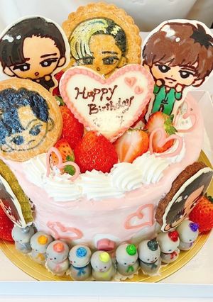 苺たっぷり🍓スノチルのバースデーケーキ-レシピのメイン写真