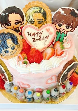 苺たっぷり🍓スノチルのバースデーケーキ-レシピのメイン写真