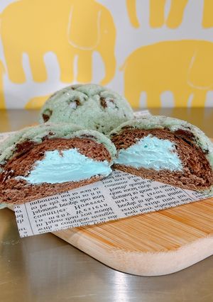 絶品✨可愛い🩵チョコミントメロンパン-レシピのメイン写真