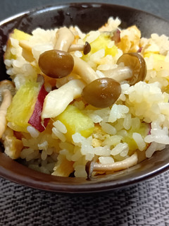 秋です❢さつまいもとしめじの炊き込みご飯-レシピのメイン写真