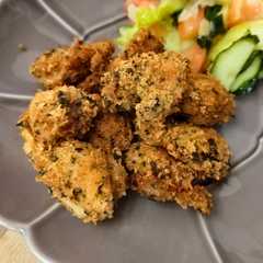 รูปของ 簡単！鶏もも肉とあおさのパン粉揚げ！