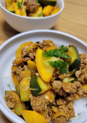 ひき肉とズッキーニのドライカレー風丼ぶり-レシピのメイン写真