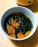 今夜の一汁☆ワカメととろろ昆布のお吸い物