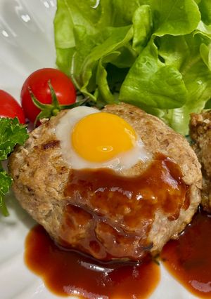 ぷち玉子も嬉しい♡ふっくらハンバーグ♪-レシピのメイン写真