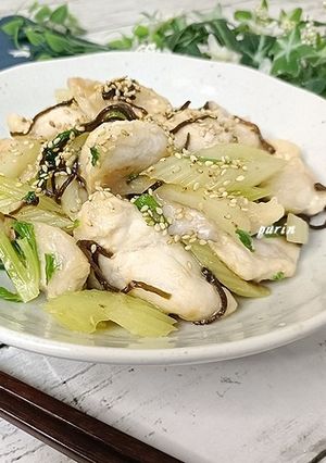 セロリと鶏むね肉の塩昆布炒め-レシピのメイン写真