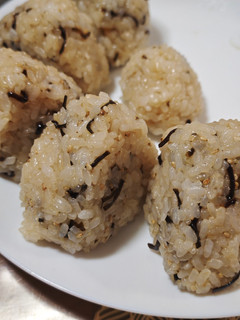 塩昆布おにぎり-レシピのメイン写真