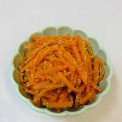 รูปของ あと一品◎簡単🎵にんじんの胡麻和え🥕