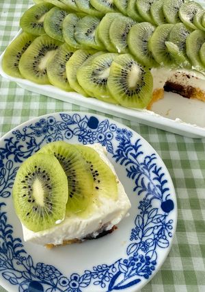 混ぜて冷やすだけ！キウイレアチーズケーキ-レシピのメイン写真