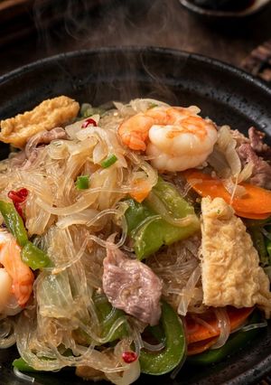 倍量作って翌日のメインに変身♡春雨の旨煮と春巻き-レシピのメイン写真