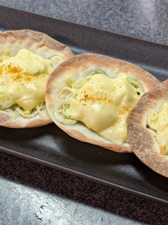 簡単おつまみ!長ネギマヨチーズせんべい-レシピのメイン写真