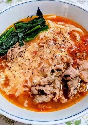 簡単ランチ！牛肉と法蓮草とトマトのうどん-レシピのメイン写真
