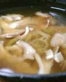 片手鍋でおいしい！舞茸の味噌汁