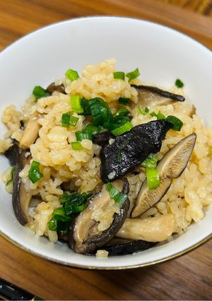 今日の晩御飯♪椎茸としめじの炊き込みご飯-レシピのメイン写真