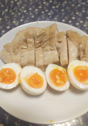 めんつゆで簡単✨鶏むねチャーシューと煮卵-レシピのメイン写真
