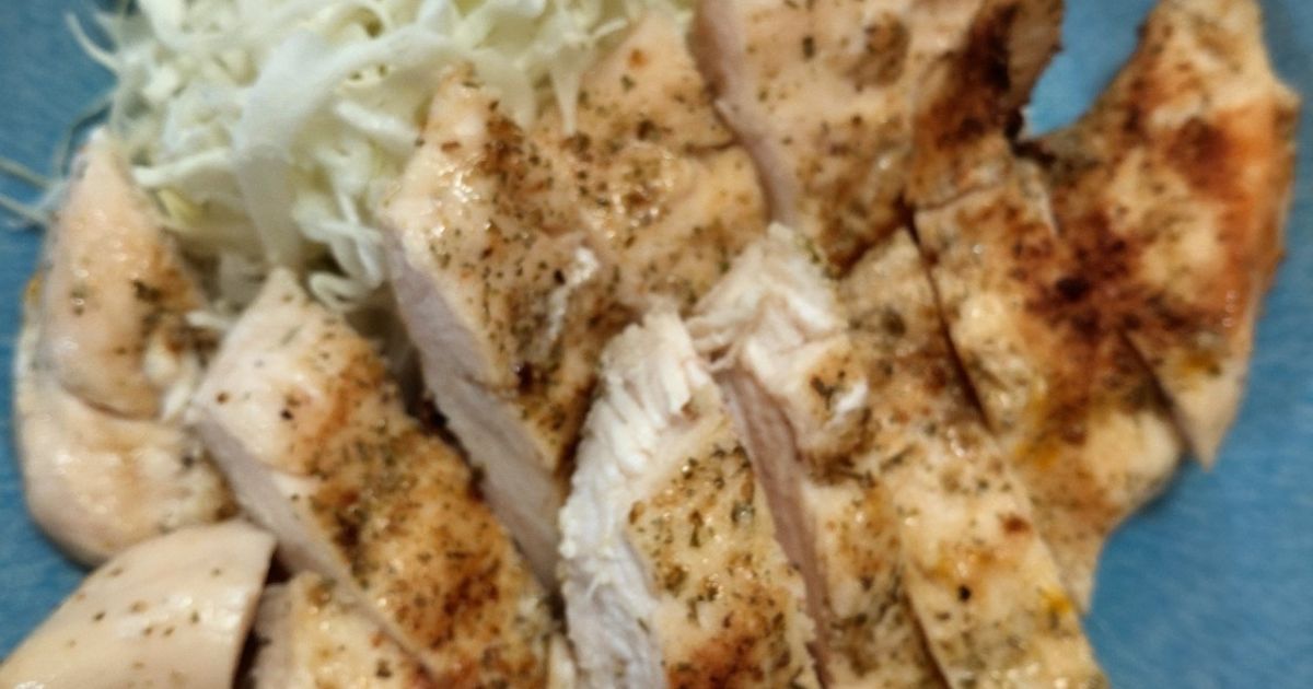 柔らかくてこくうま！簡単に作れて節約にもなる鶏胸肉レシピ集