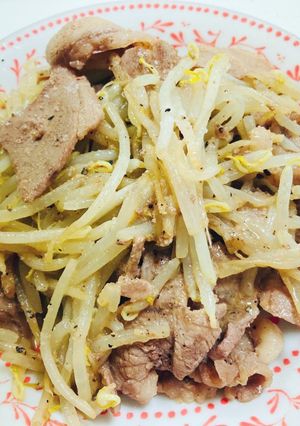 ラム肉ともやしの ブラックペッパー 炒め-レシピのメイン写真
