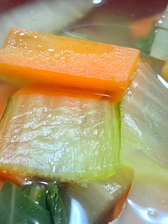 ニンジンと青梗菜の味噌汁-レシピのメイン写真