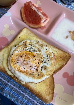 マヨネーズ目玉焼きトースト-レシピのメイン写真