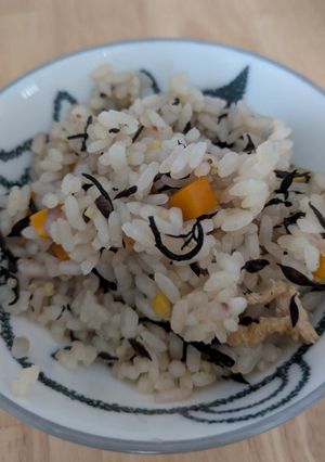 【ごはん5】ひじきの炊き込みご飯-レシピのメイン写真