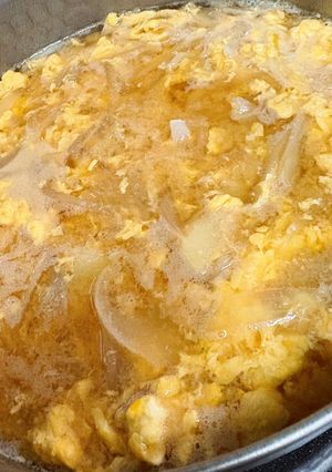たっぷり玉ねぎとじゃがいもと卵の味噌汁-レシピのメイン写真