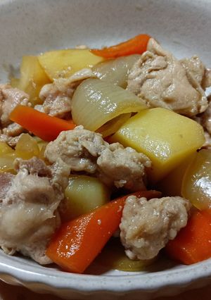 「節約＆満足！豚こまボールの肉じゃが」-レシピのメイン写真