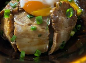 市販の煮豚のタレで作るチャーシュー丼-レシピのメイン写真