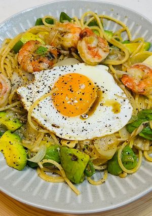 🦐エビ＆🥑アボカド入りミーゴレン風パスタ-レシピのメイン写真