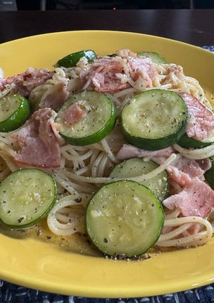 ズッキーニとベーコンのシンプル簡単パスタ-レシピのメイン写真