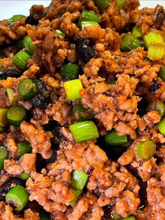 台湾料理ニンニクの芽と豚肉の豆鼓炒め -レシピのメイン写真