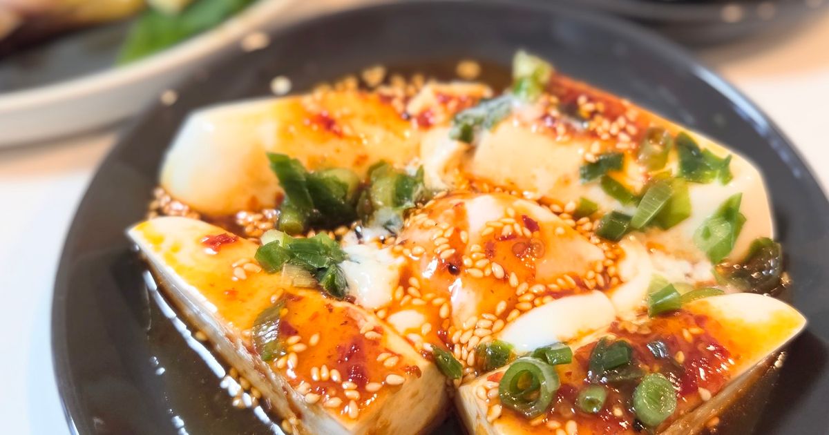 冷やっこ／ピリ辛ソースの温泉たまご添え by リグレ☆ 【クックパッド