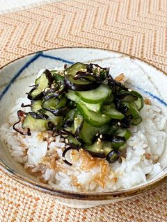 おこげ香る!なすときゅうりの浅漬け茶漬け-レシピのメイン写真