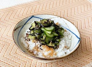 おこげ香る！なすときゅうりの浅漬け茶漬け-レシピのメイン写真