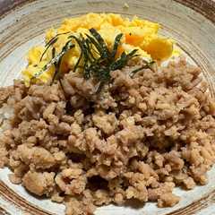 รูปของ 【基本】鶏そぼろ丼
