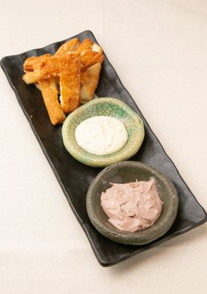 中華風揚げパンと2種のチーズディップ-レシピのメイン写真