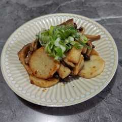 รูปของ 長芋とキノコのバターしょうゆ焼き☆
