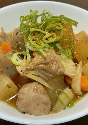 トロトロ牛スジと根菜の煮物♪-レシピのメイン写真