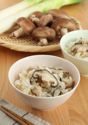 コク旨◎鶏もも肉と椎茸の炊き込みごはん-レシピのメイン写真