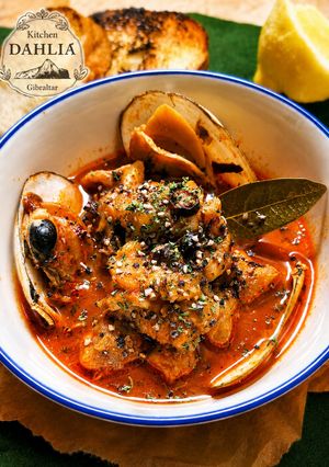 ジブラルタル🇬🇮白身魚と白貝の炒め煮サピカ-レシピのメイン写真