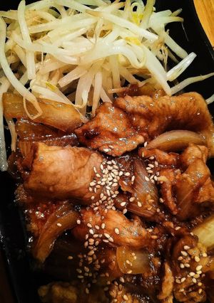 【豚バラ生姜焼き🧅】玉ねぎたっぷり！節約おかず♪-レシピのメイン写真