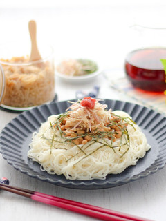 梅なめたけと納豆のぶっかけそうめん-レシピのメイン写真