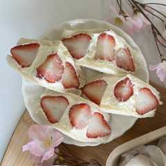 รูปของ クリームチーズいちごサンド🍓