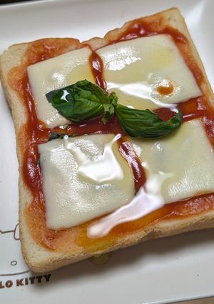マルゲリーター風トースト-レシピのメイン写真