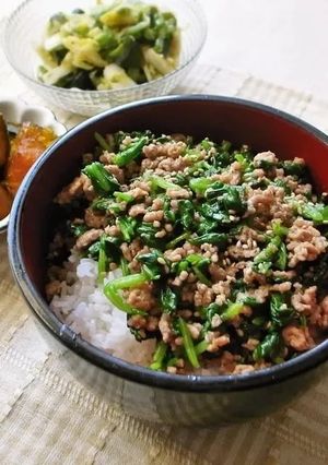2食材で簡単ビビンバ風♪ホウレン草＆挽肉-レシピのメイン写真