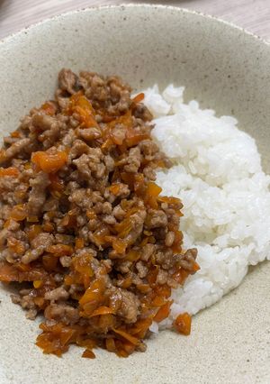 そぼろご飯（豚ひき、にんじん）-レシピのメイン写真